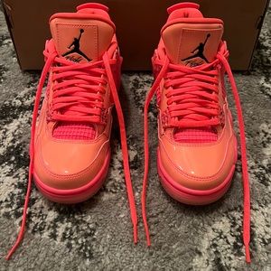 JORDAN 4 RETRO HOT PUNCH